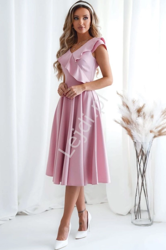 Różowa sukienka midi, rozkloszowana sukienka z falbankami - 1110
