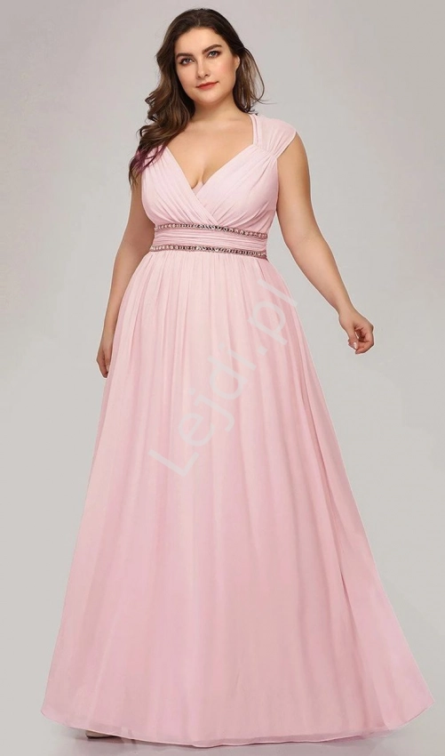Wysmuklająca suknia plus size na wesele, dla druhny, jasno różowa sukienka z kryształkami 8697
